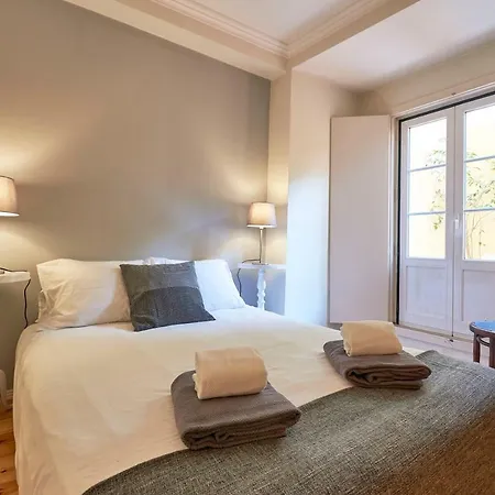 Styling In Historic Center Лиссабон